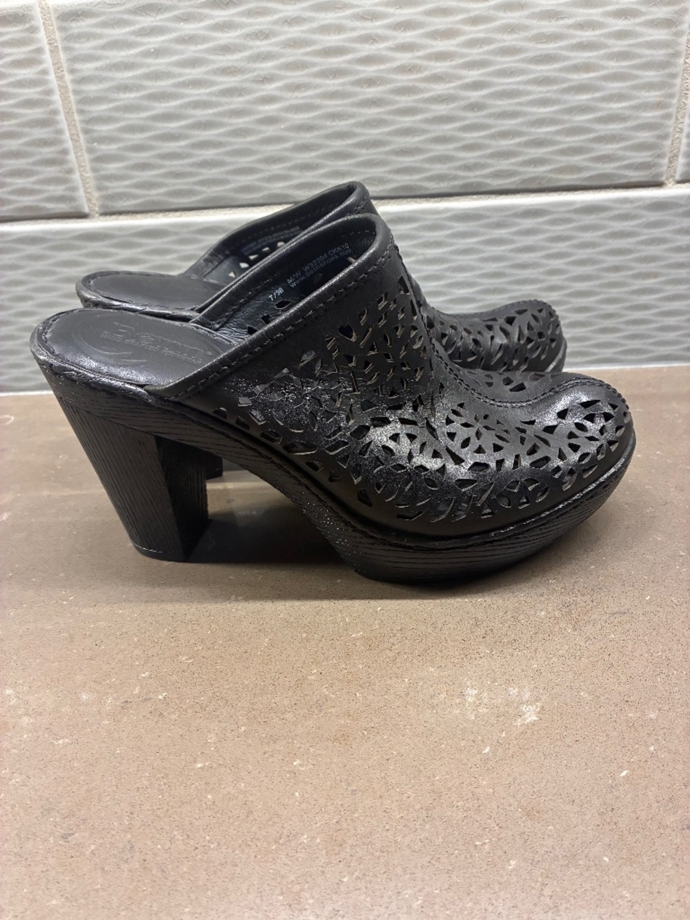 Born leather mules size 7
